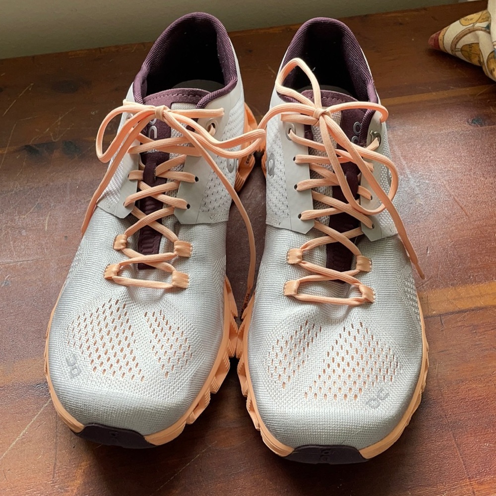 LIKE NEW On Running Cloud X | Women’s 10